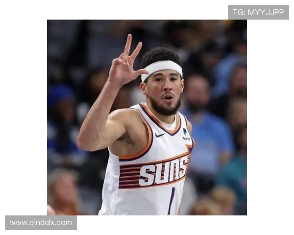 布克表现出色18投7中罚球11中8砍下24分5板7助助力球队赢球